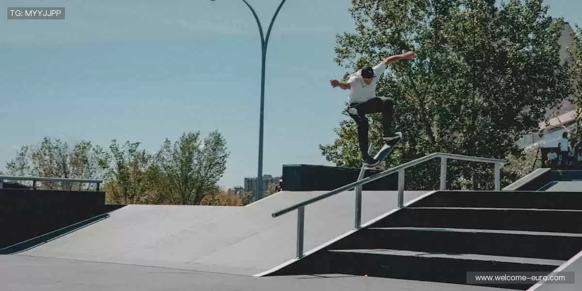 🏀 巅峰之战，不容错过！全球赛事同步直播，零时差感受速度与激情！